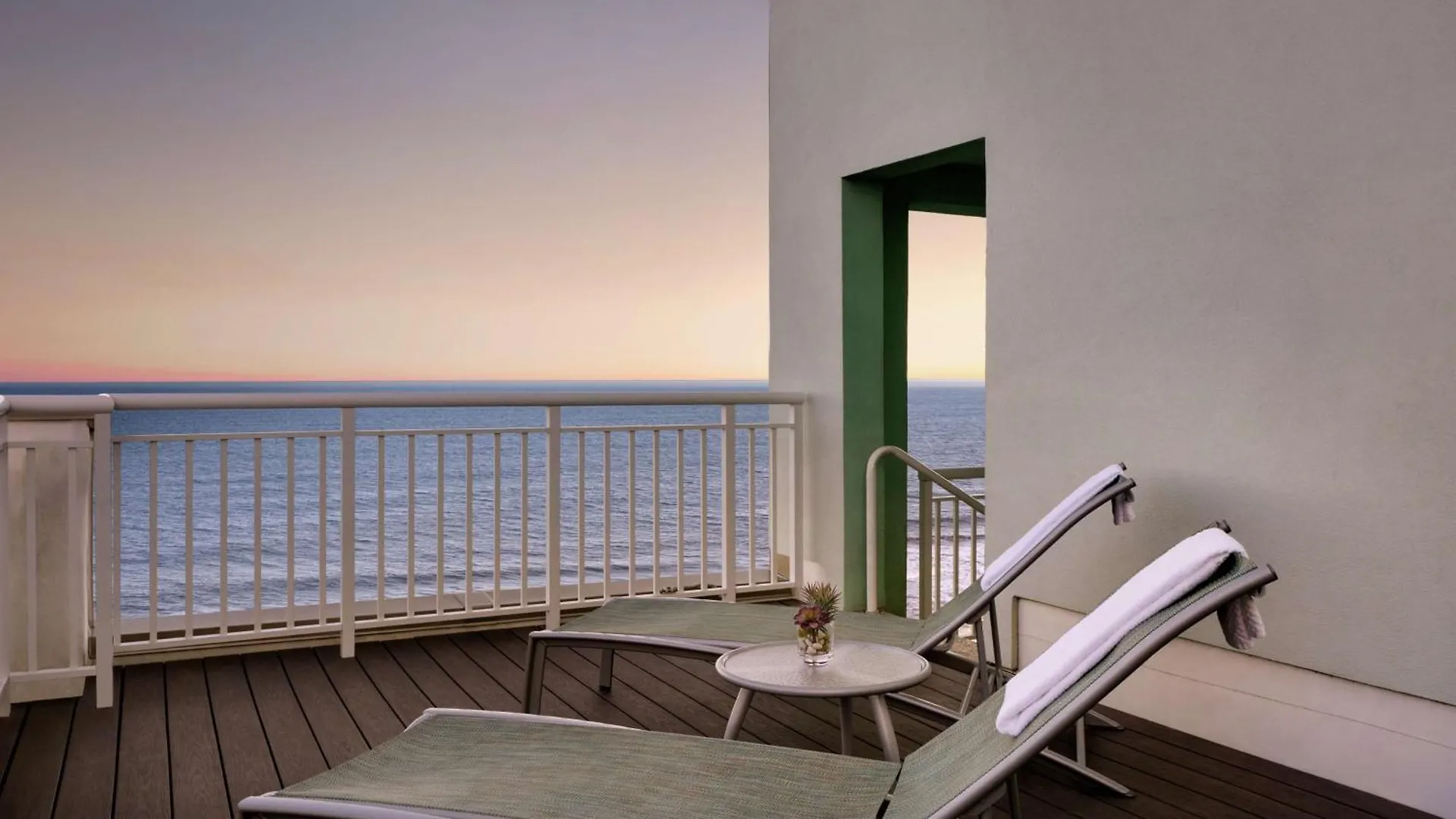 Resort Hilton Ocean Oceanfront 4*