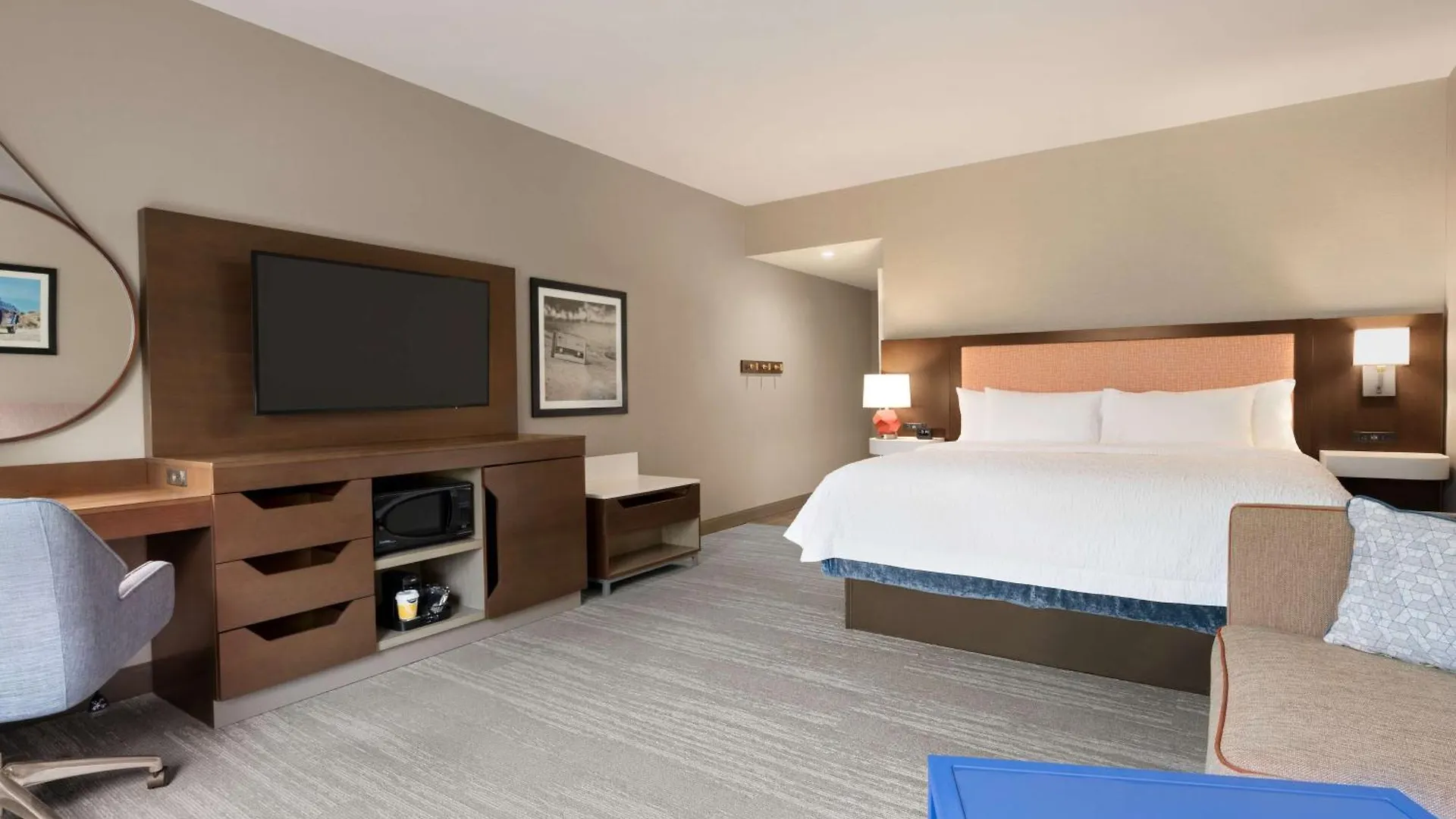 Hampton & Ocean West Hotel