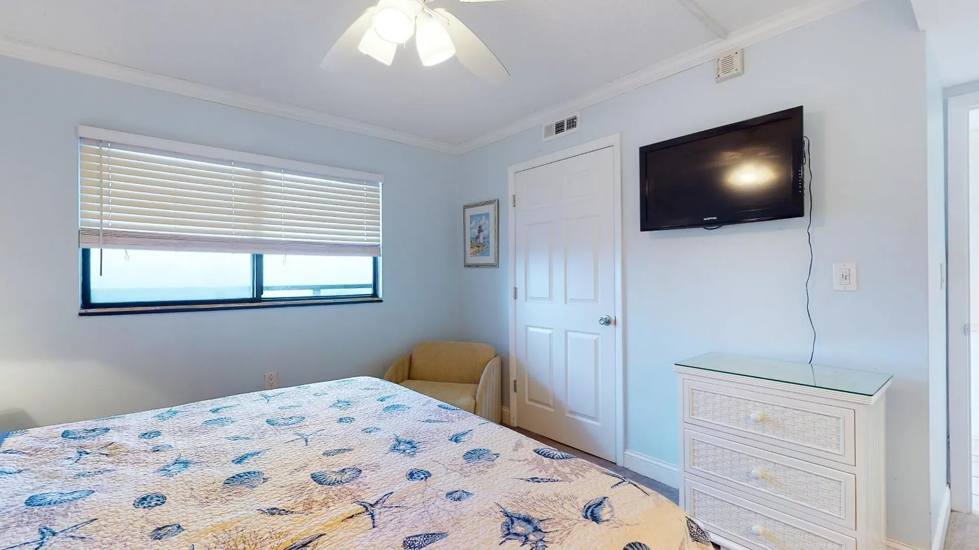 Golden Sands 813 Apartment