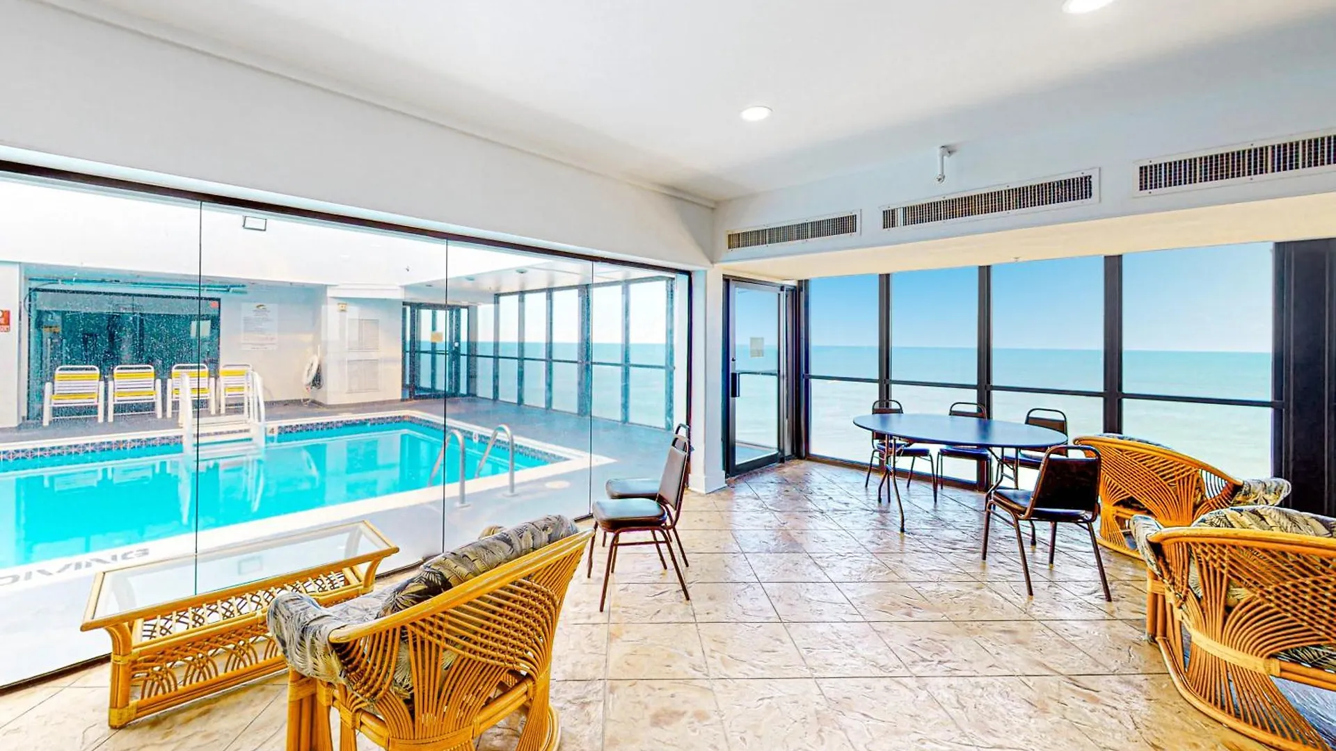 Holiday home Golden Sands 402