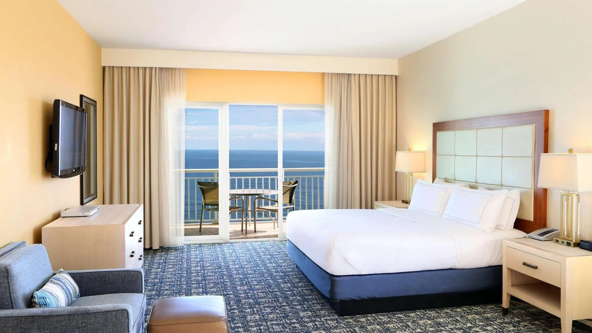 Hilton Ocean Oceanfront 4*