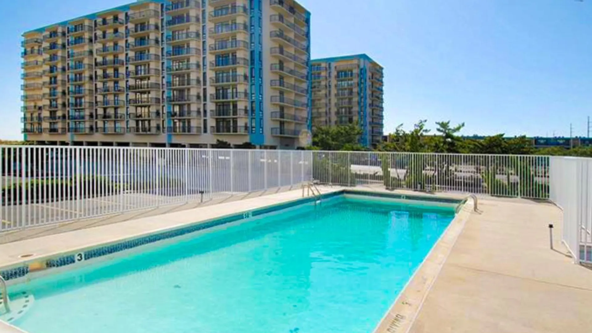Excalibur 804 Apartment