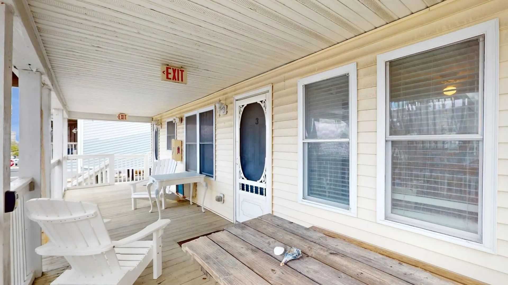 Appartement Breezes # 3 *