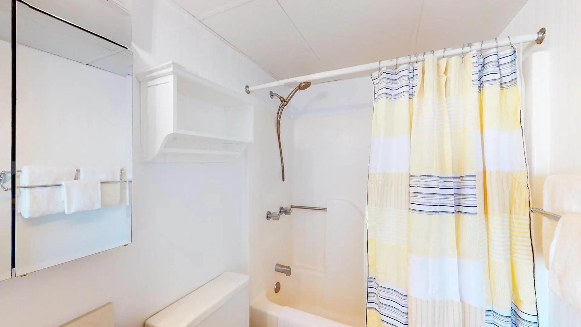 Excalibur 804 Apartment