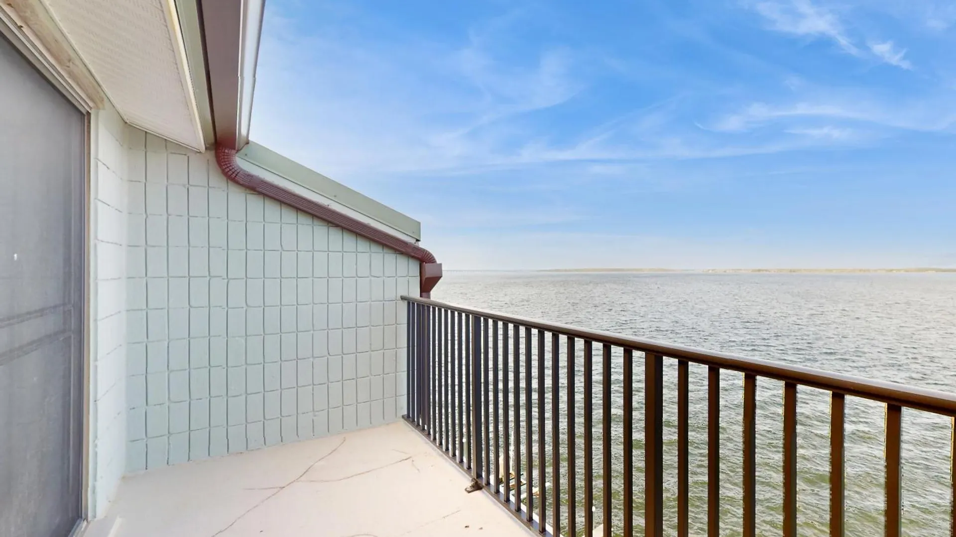 Pintail Point Unit 305 Apartment *