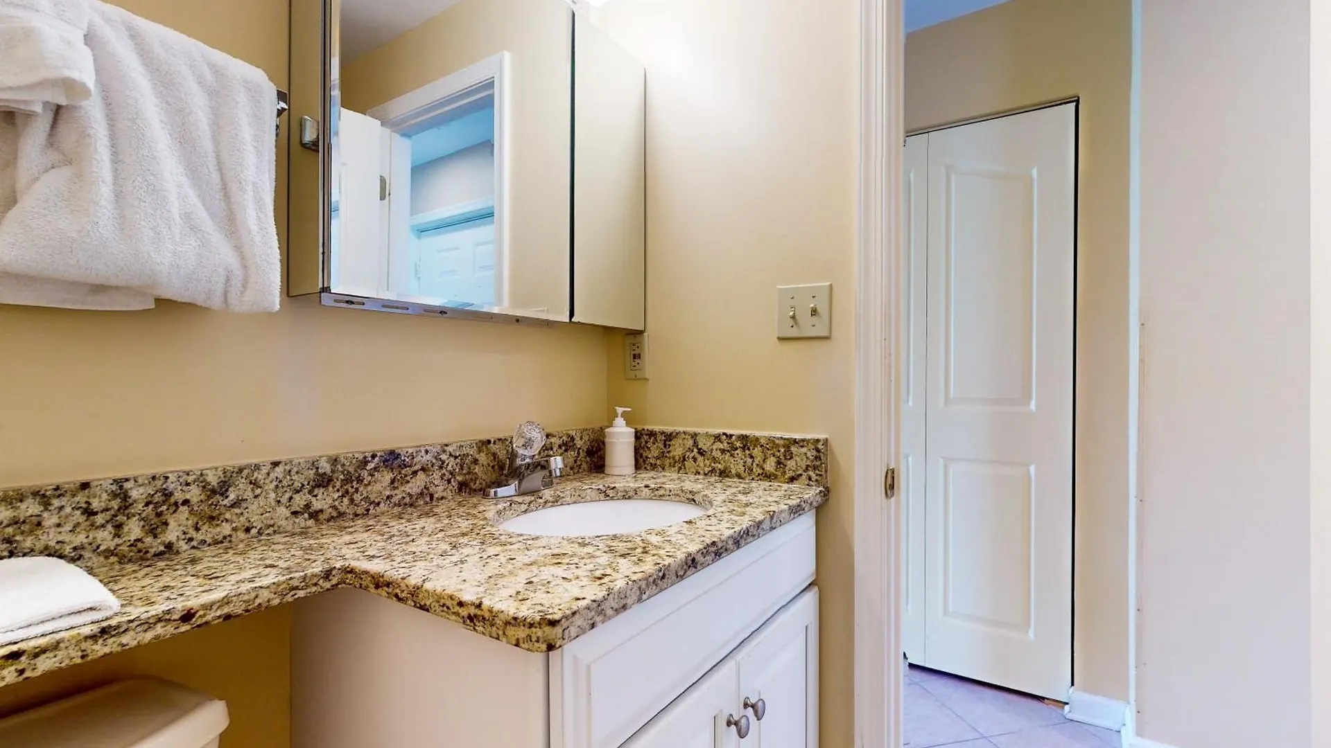 Bahama Princess G Apartment *