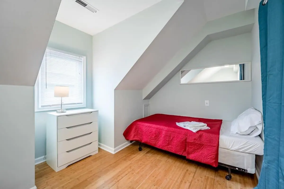 Modern 4br Ocean Block Walk To The Apartment