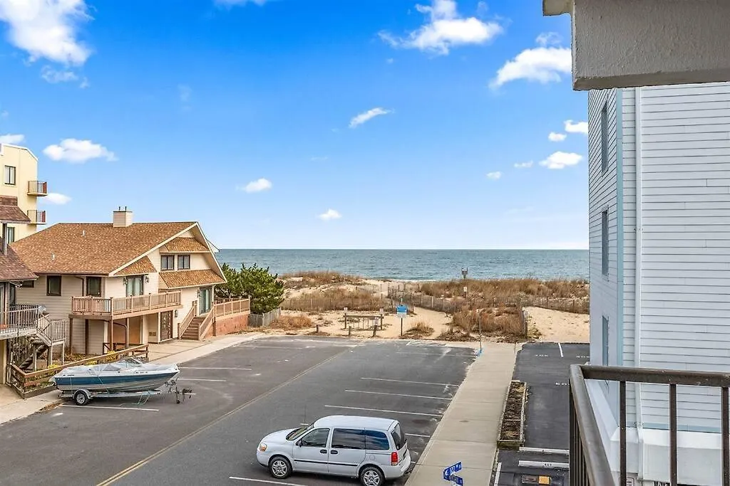 Exquisite Ocean View With Pool Holiday home