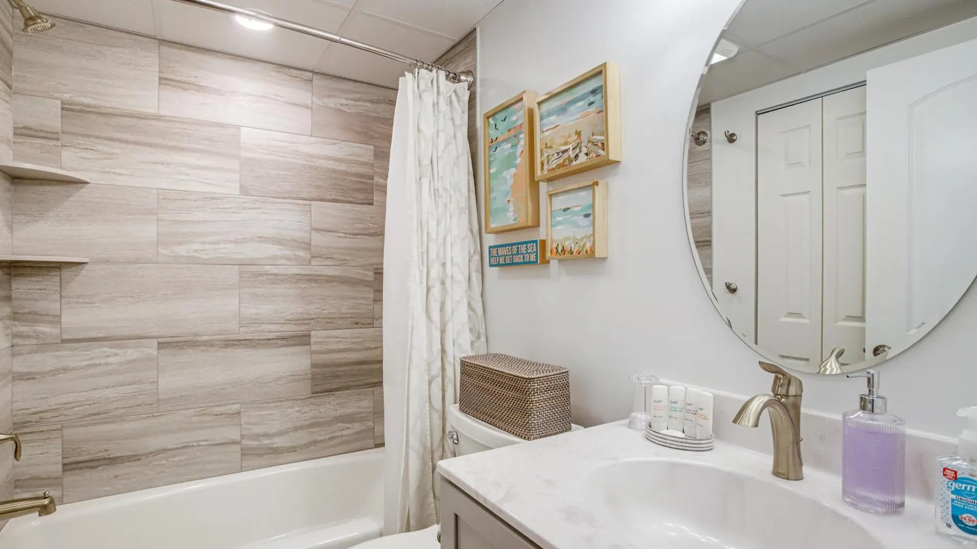 Ocean With Heated Pool And Beachfront View! Apartment *