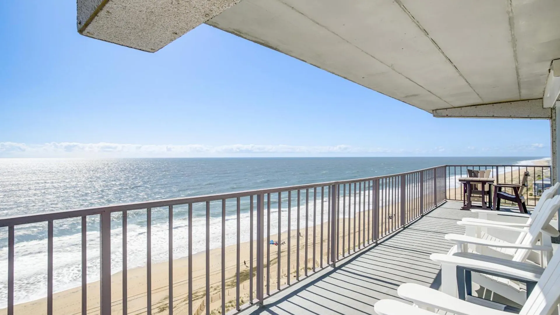 Apartment Ocean With Heated Pool And Beachfront View! *