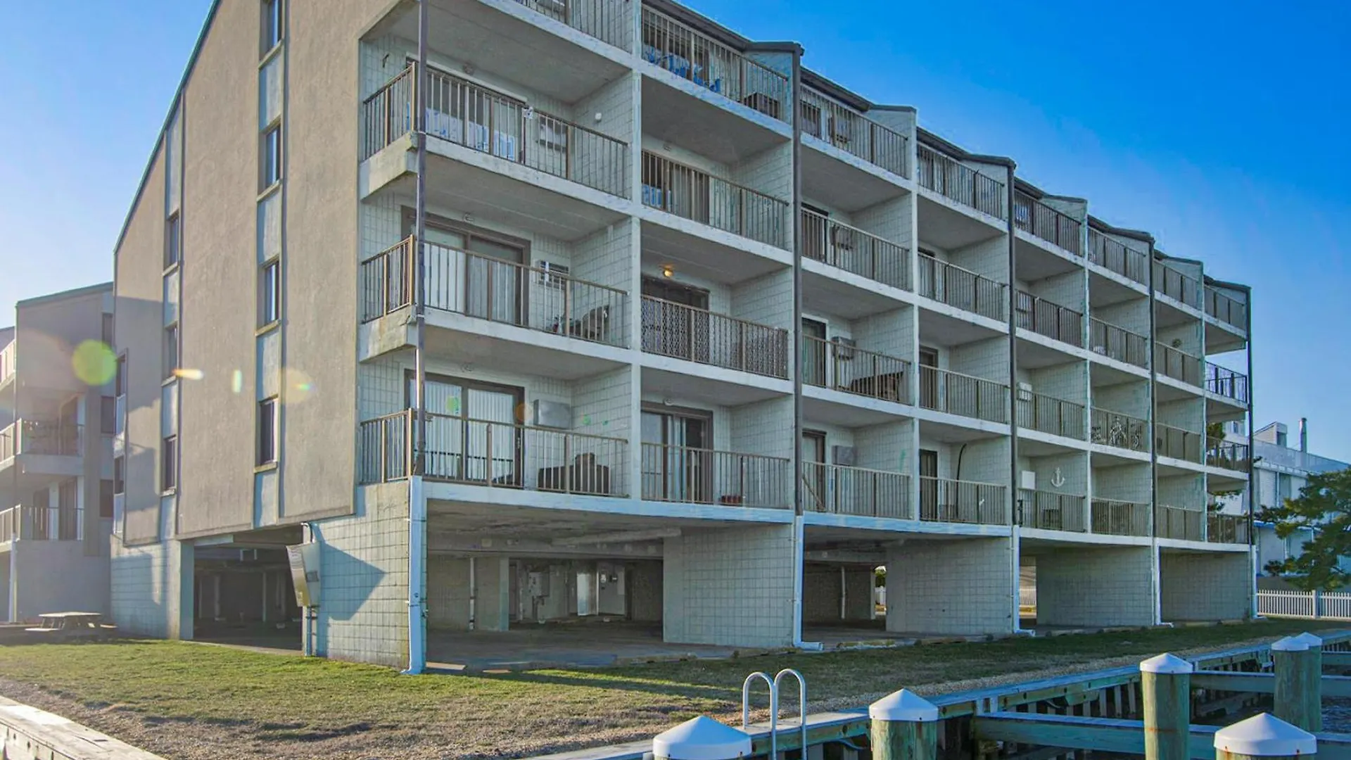 Pintail Point Apartment *