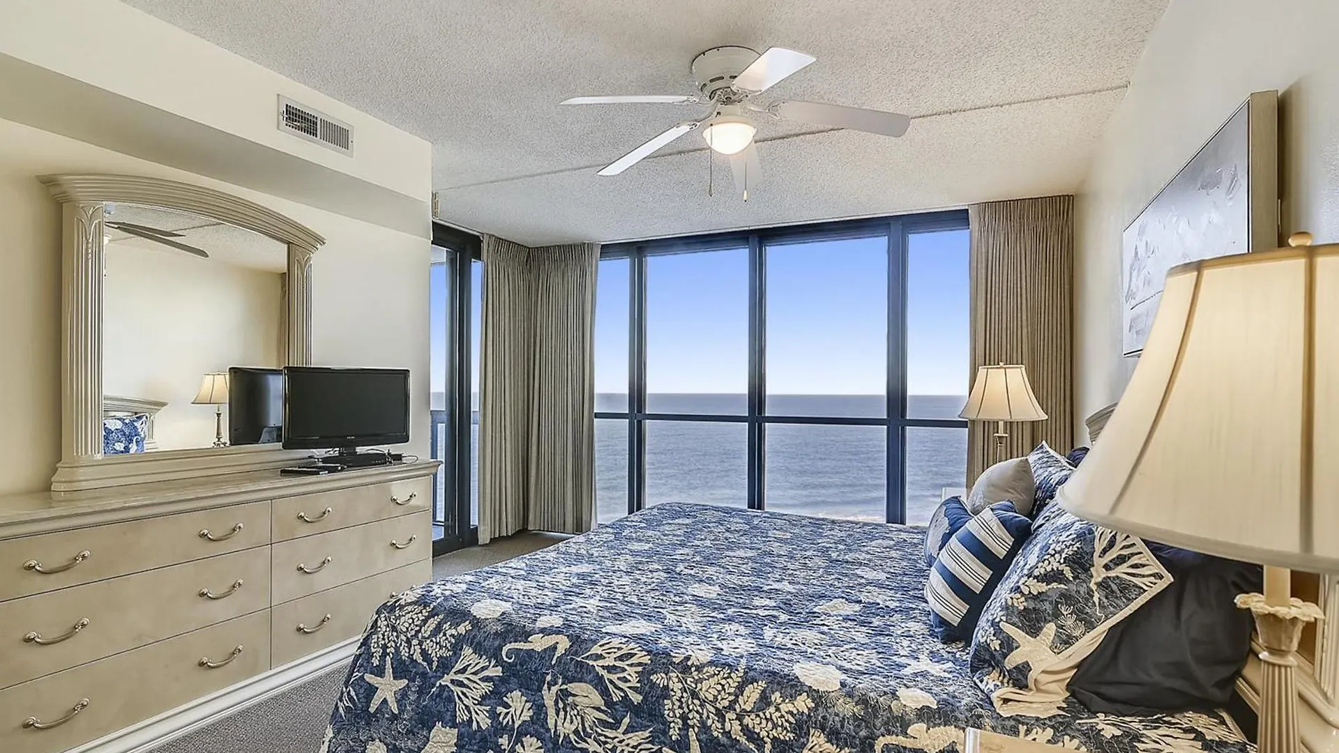 בית נופש Golden Sands Viii