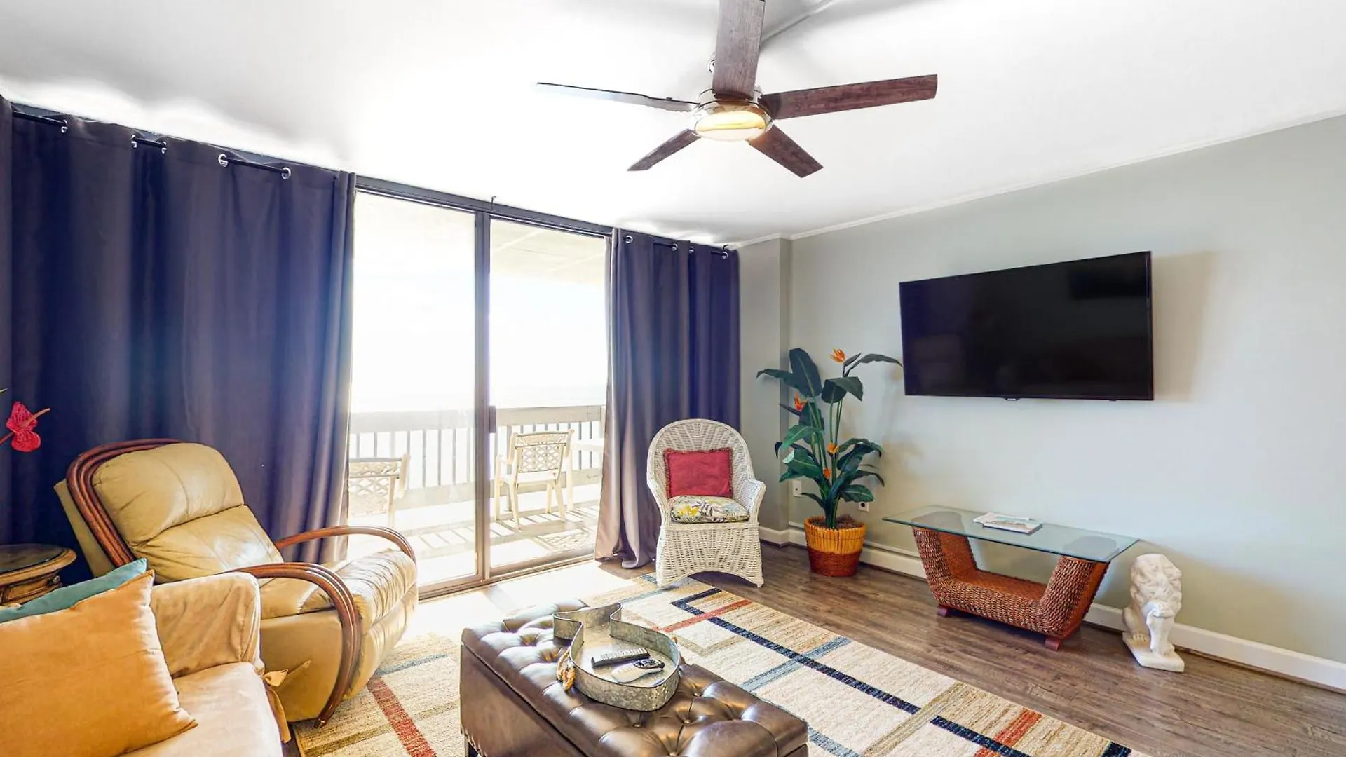 Century I 1007 Apartment