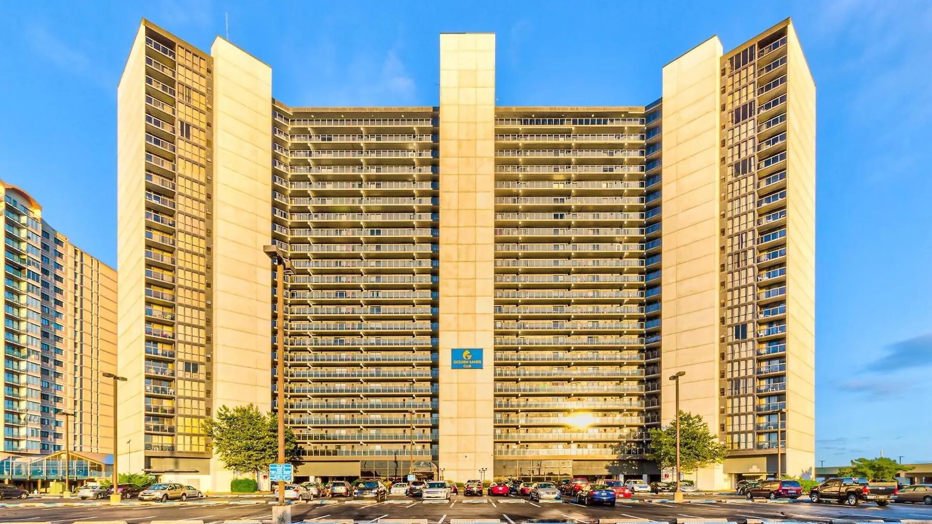 Golden Sands 1708 Apartment