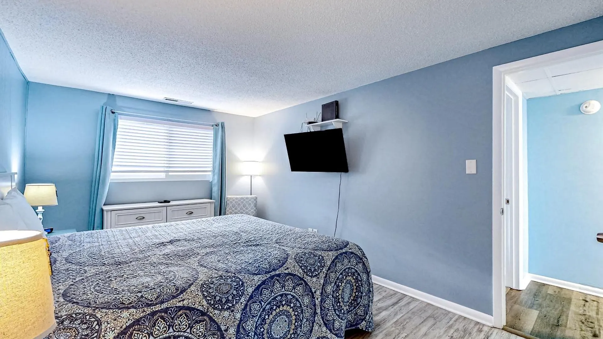 Hotel Waves Ocean City