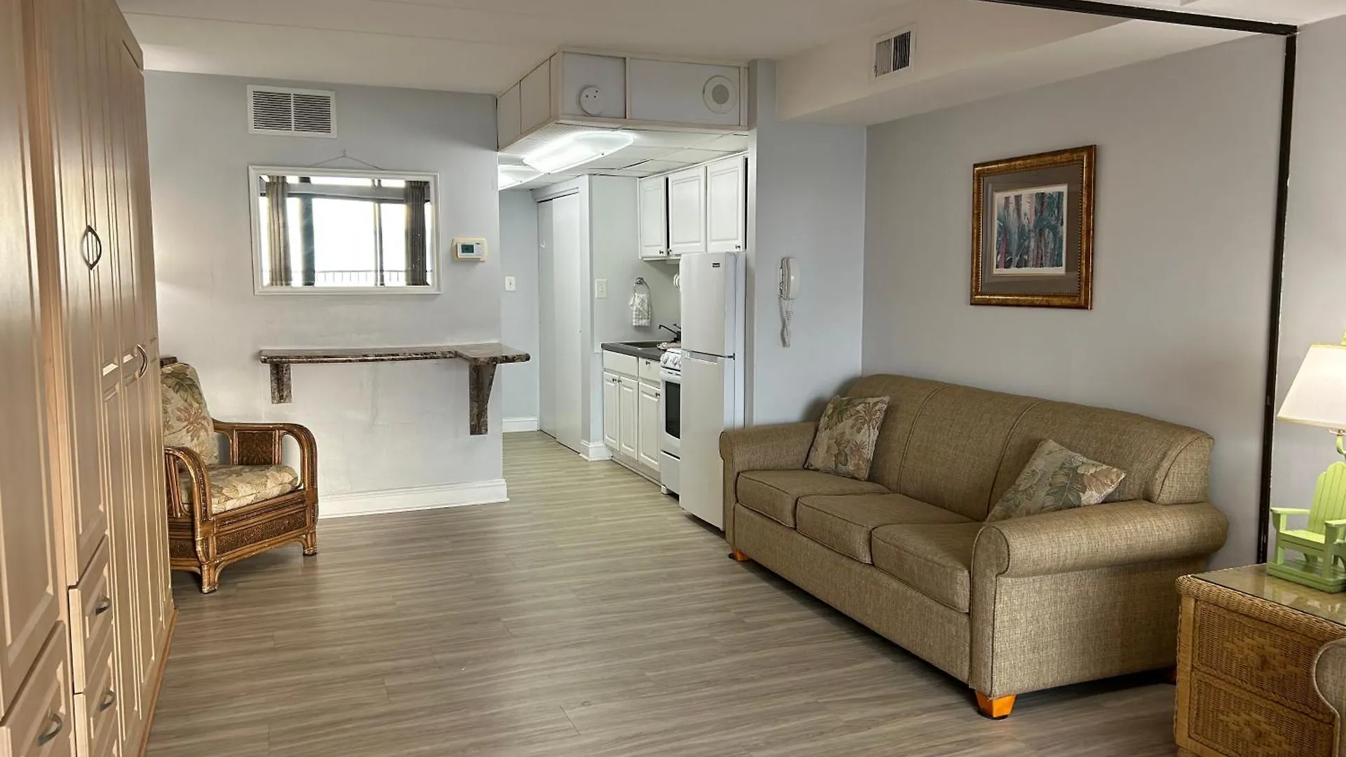504 Direct Oceanfront With Balcony, White Marlin Open, Pool-parking-gym-kitchenette Apartment Ocean City
