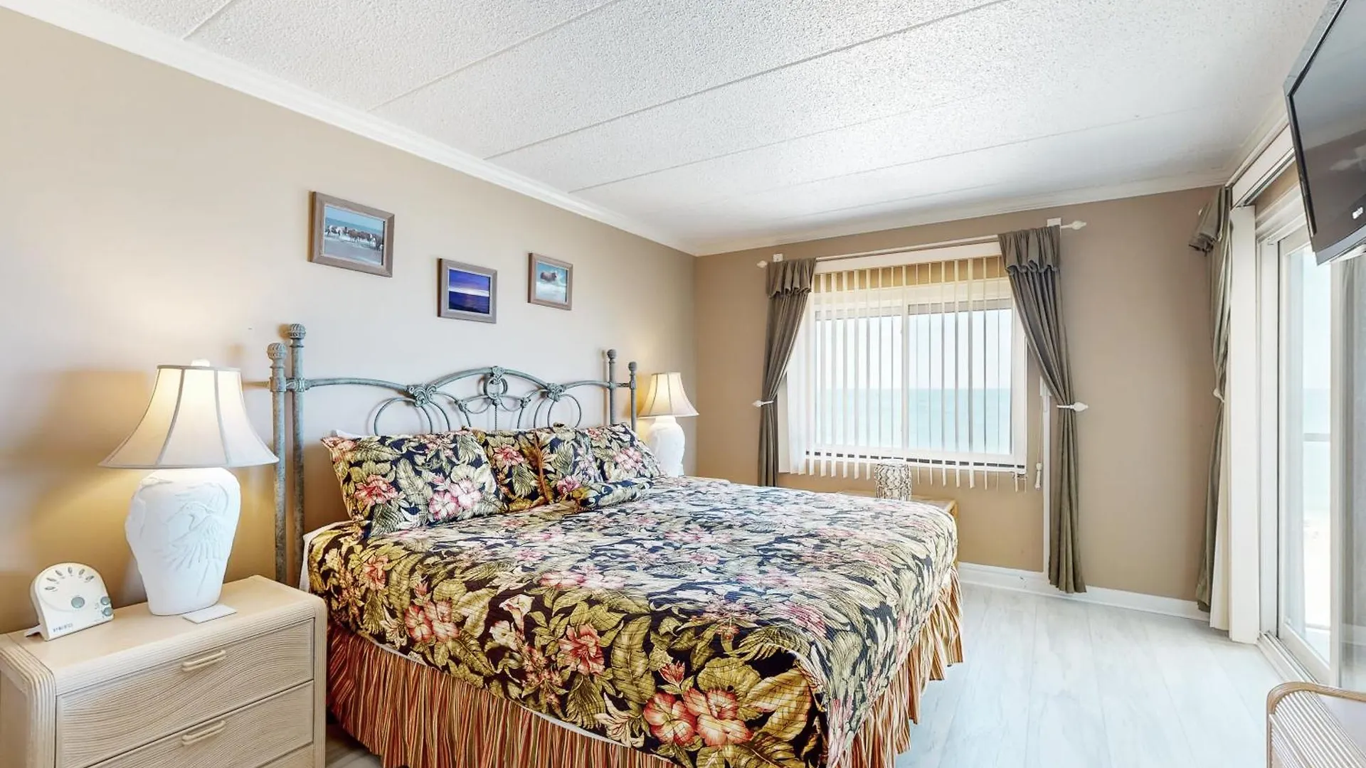 Waikiki Apartment