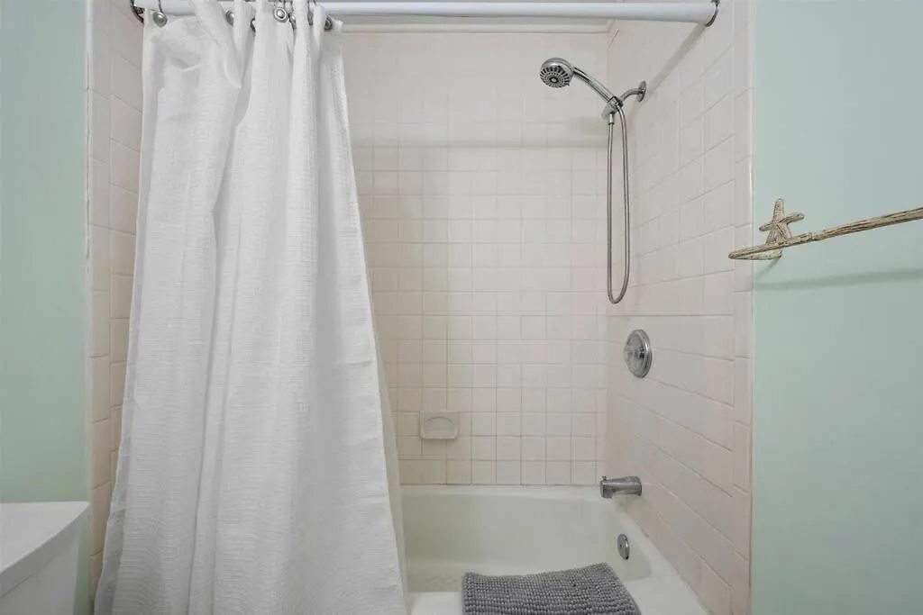 Updated Charming Studio,steps To Beach,outdoor Pool Apartment Ocean City