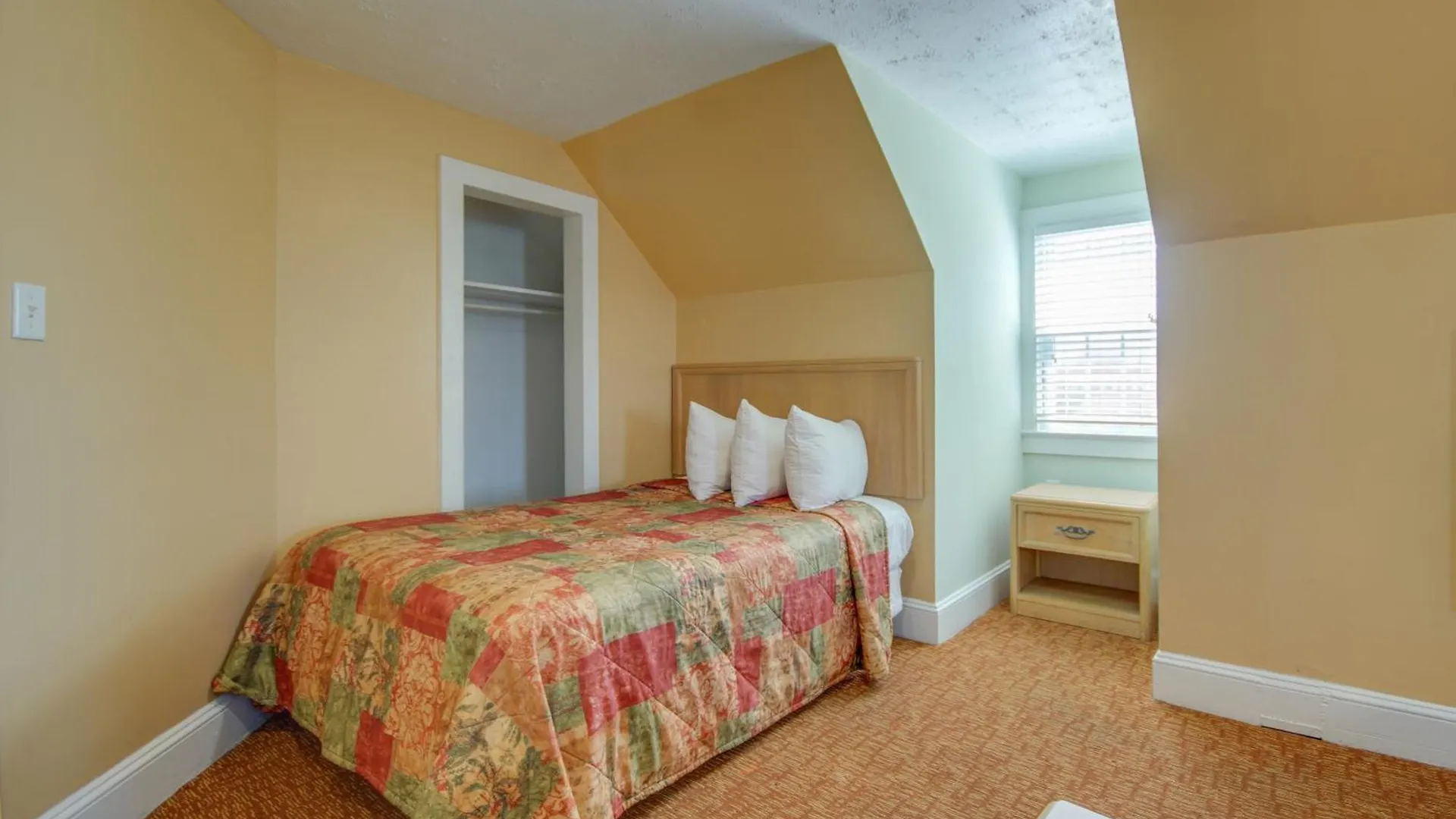 Ocean South Hotel 2*