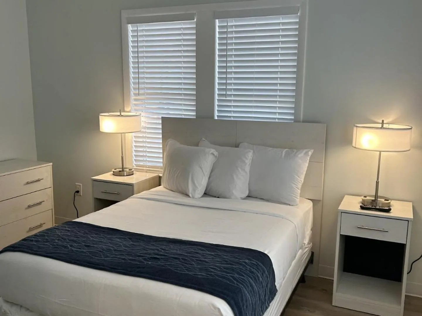 מוטל The Admiral Hotel/motel