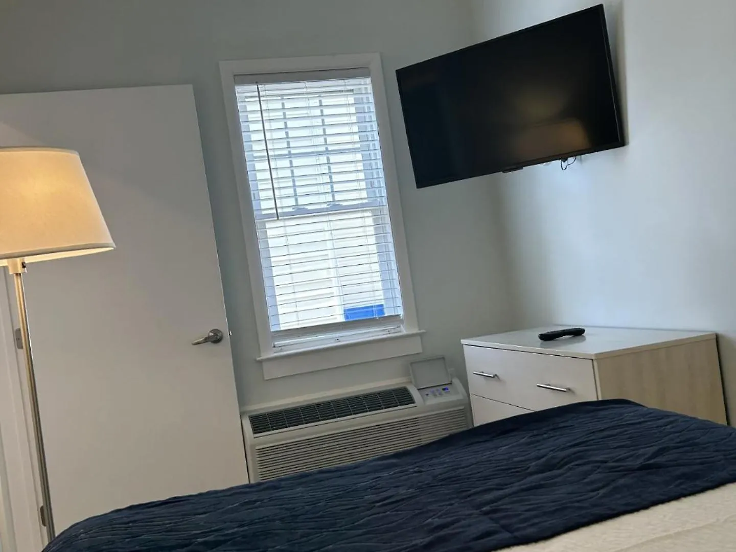 The Admiral Hotel/motel מוטל 2*