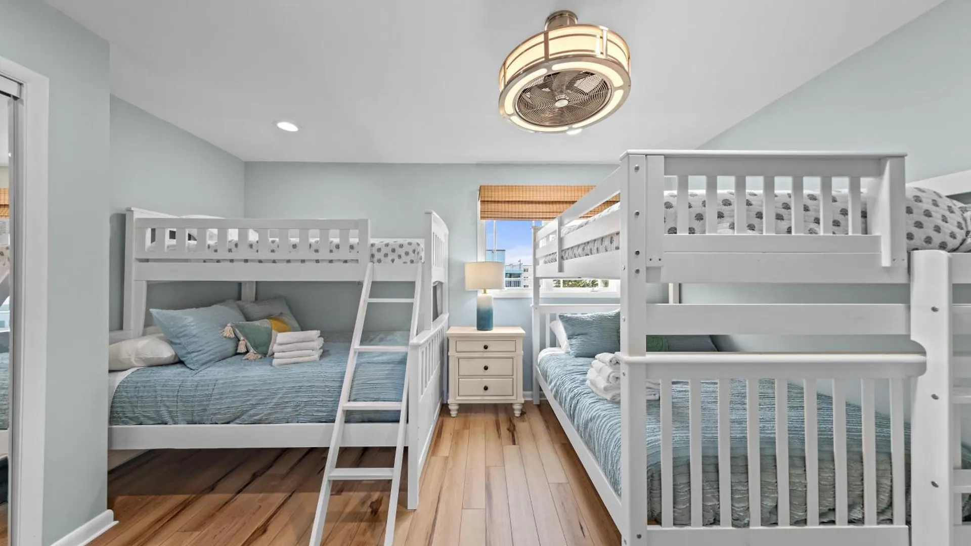Дом отдыха New Oceanfront 4br 4ba Sleeps 20 With Game