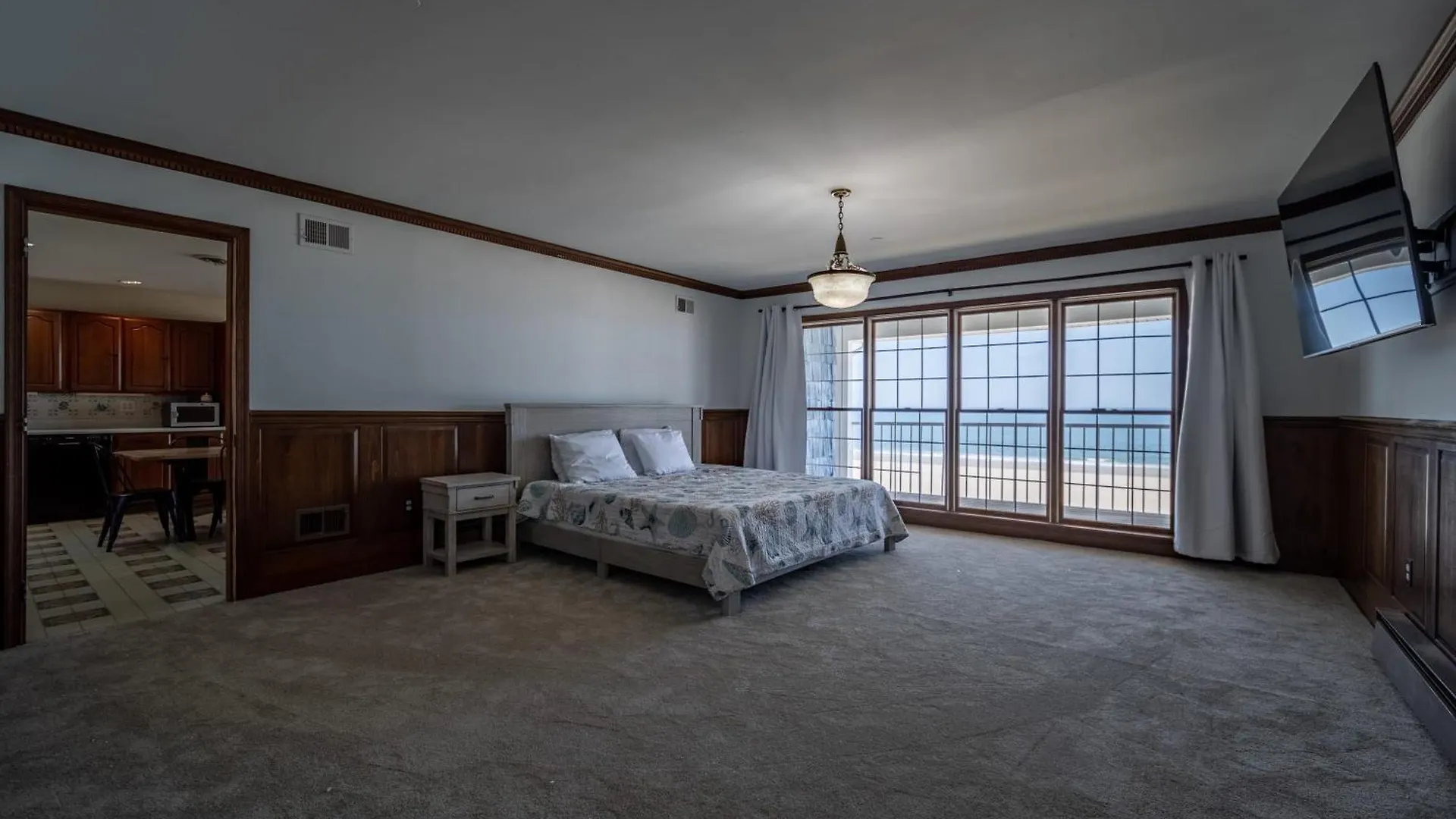 Ochg Lankford Oceanfront Penthouse Apartment