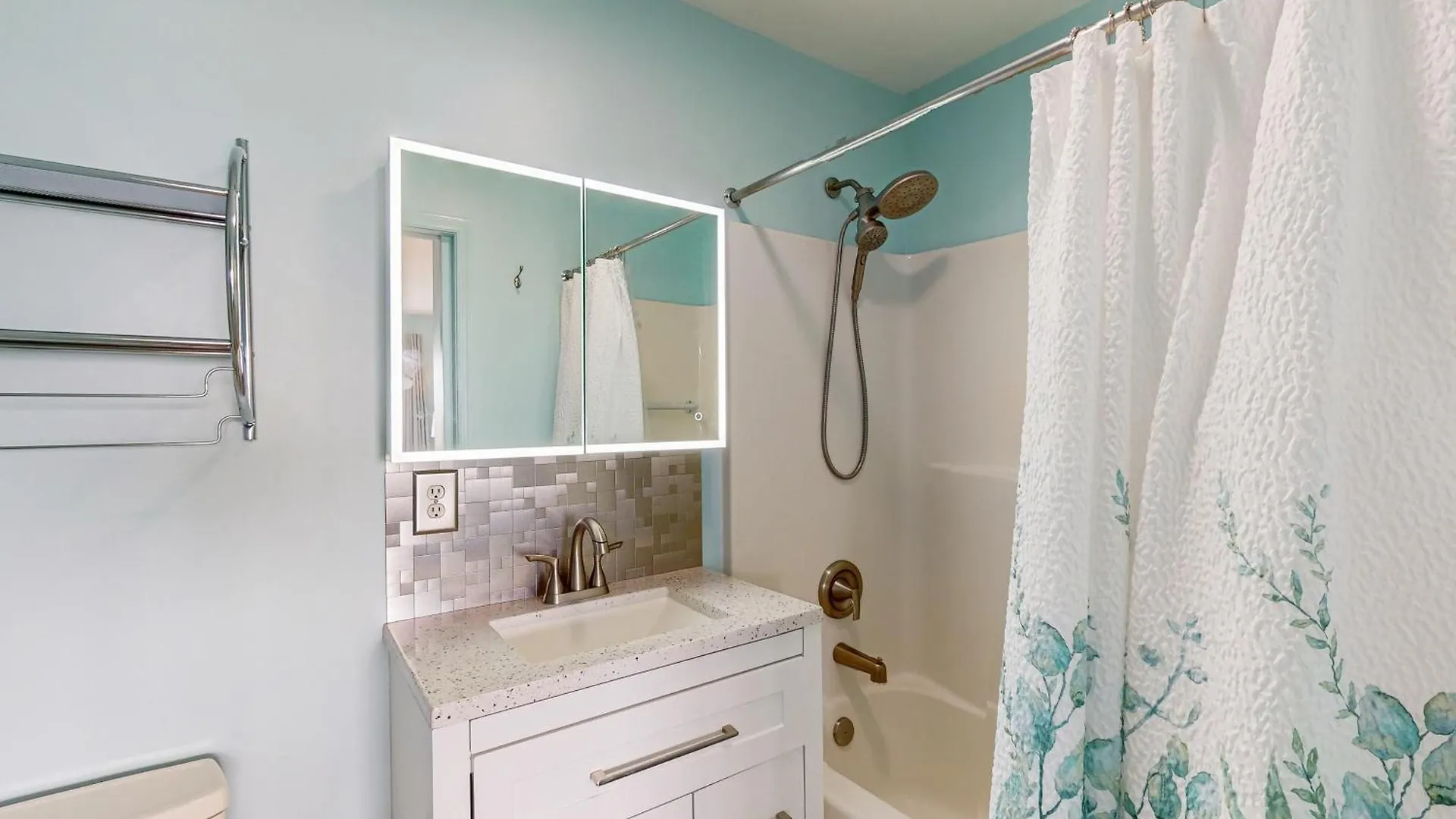 Oasis On The Bay Unit 210