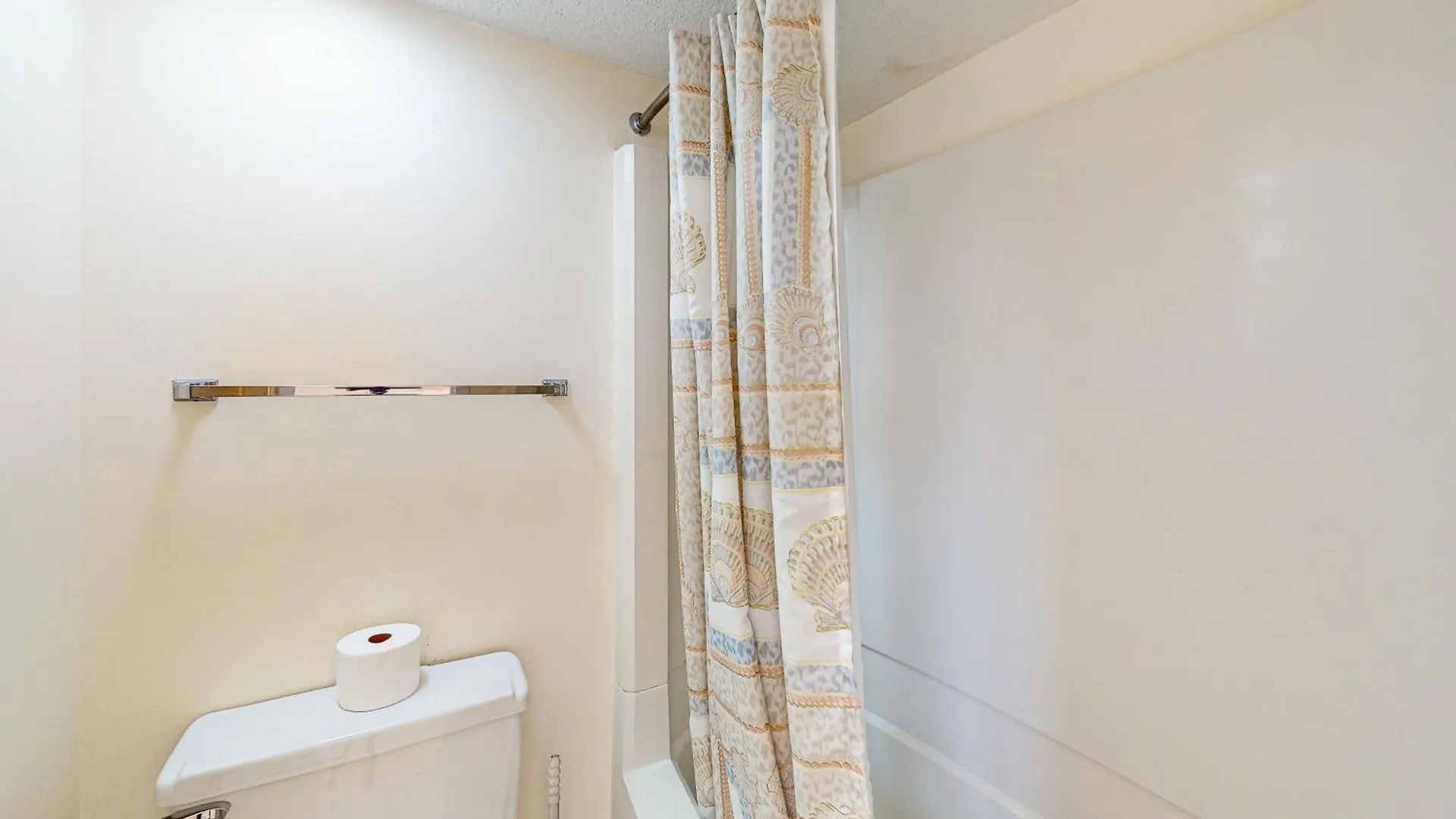 Century I 1618 Apartment *
