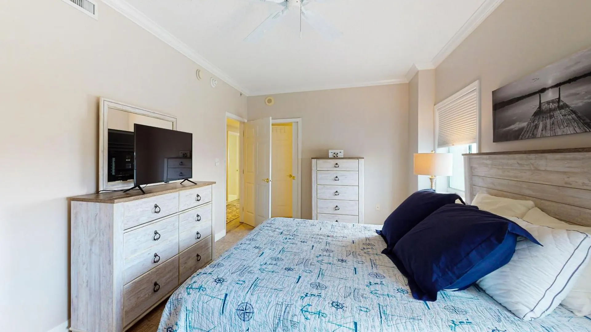 Avalon 406 Apartment