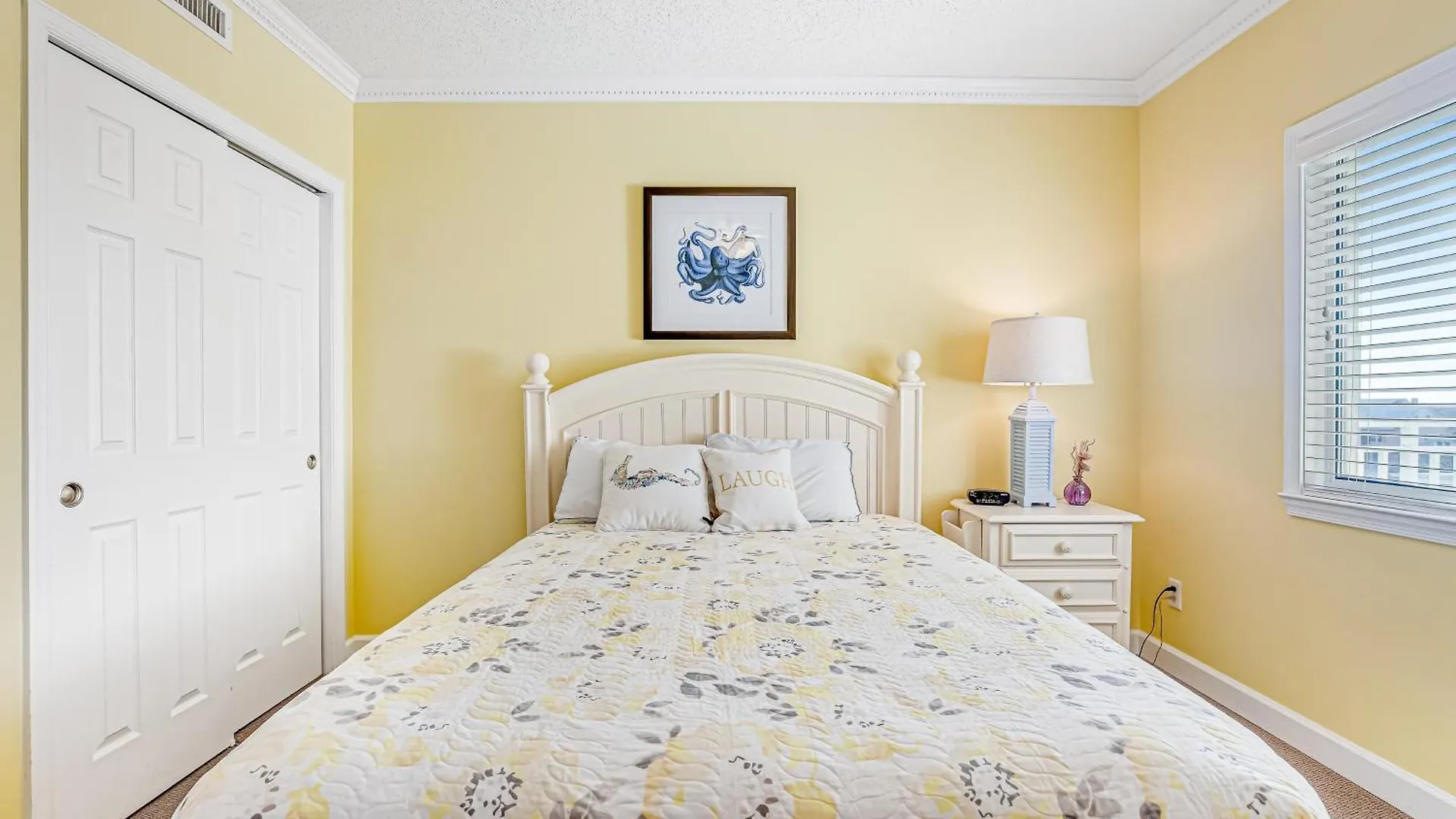 Apartment Oceans Mist 401