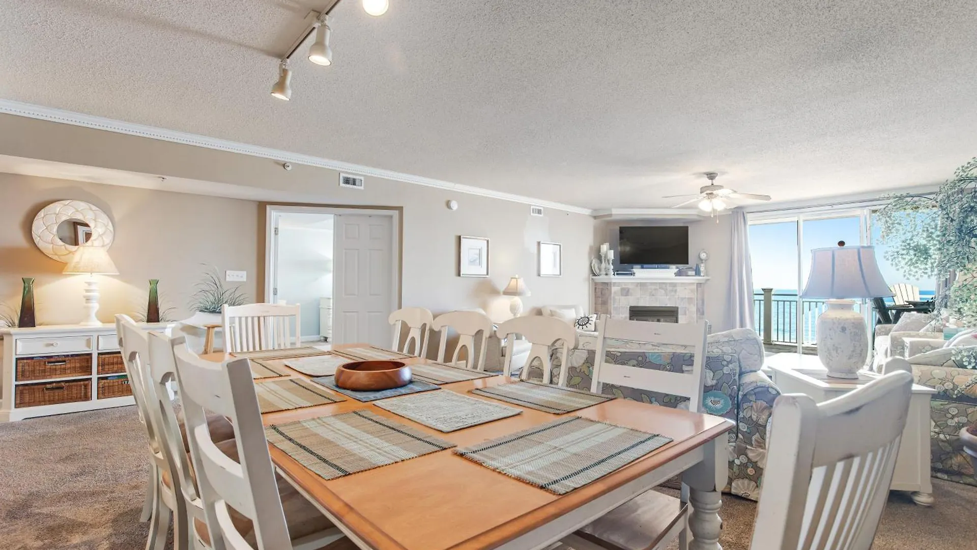 Apartment Oceans Mist 501