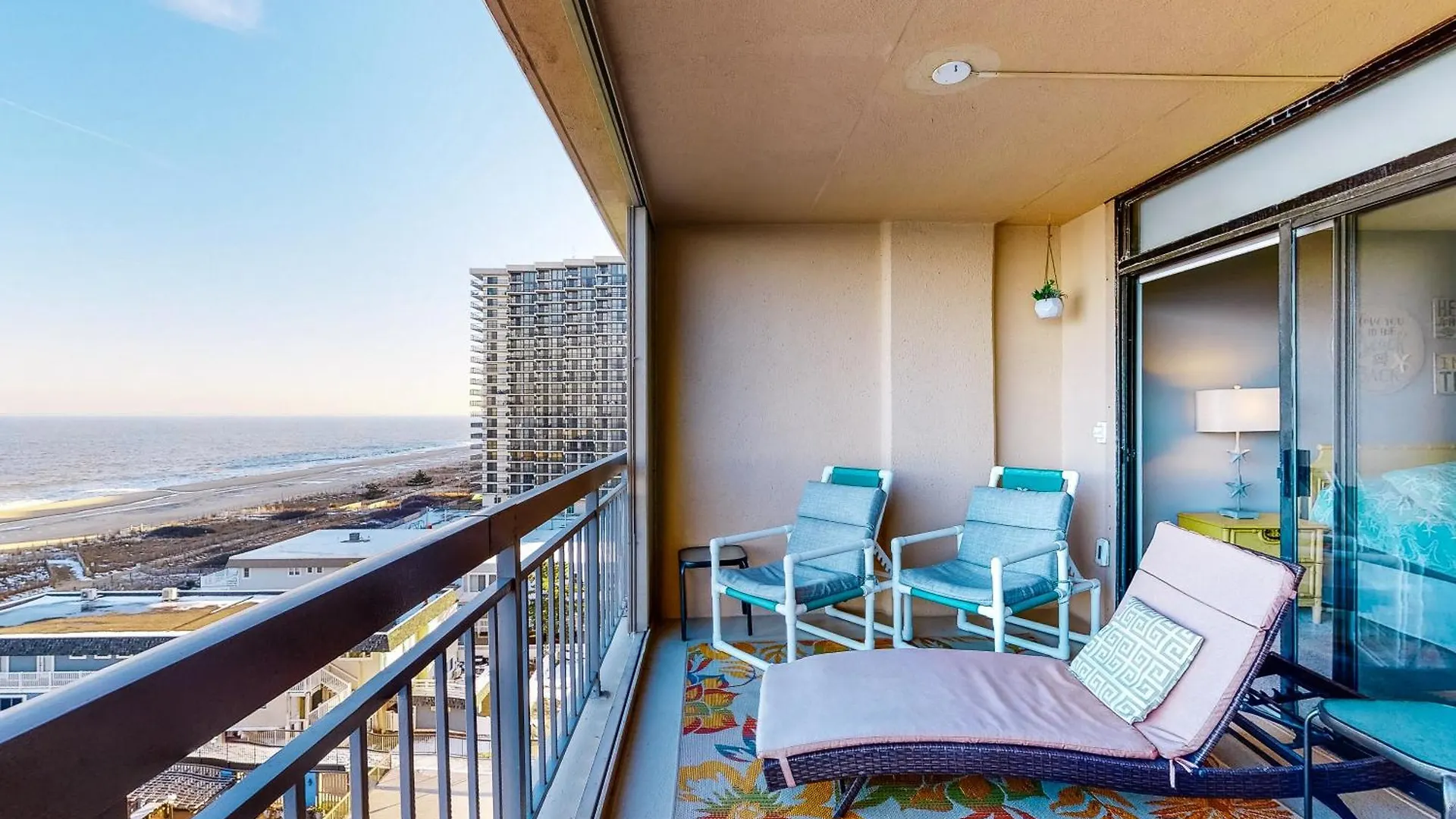 Apartment Fountainhead Towers 906