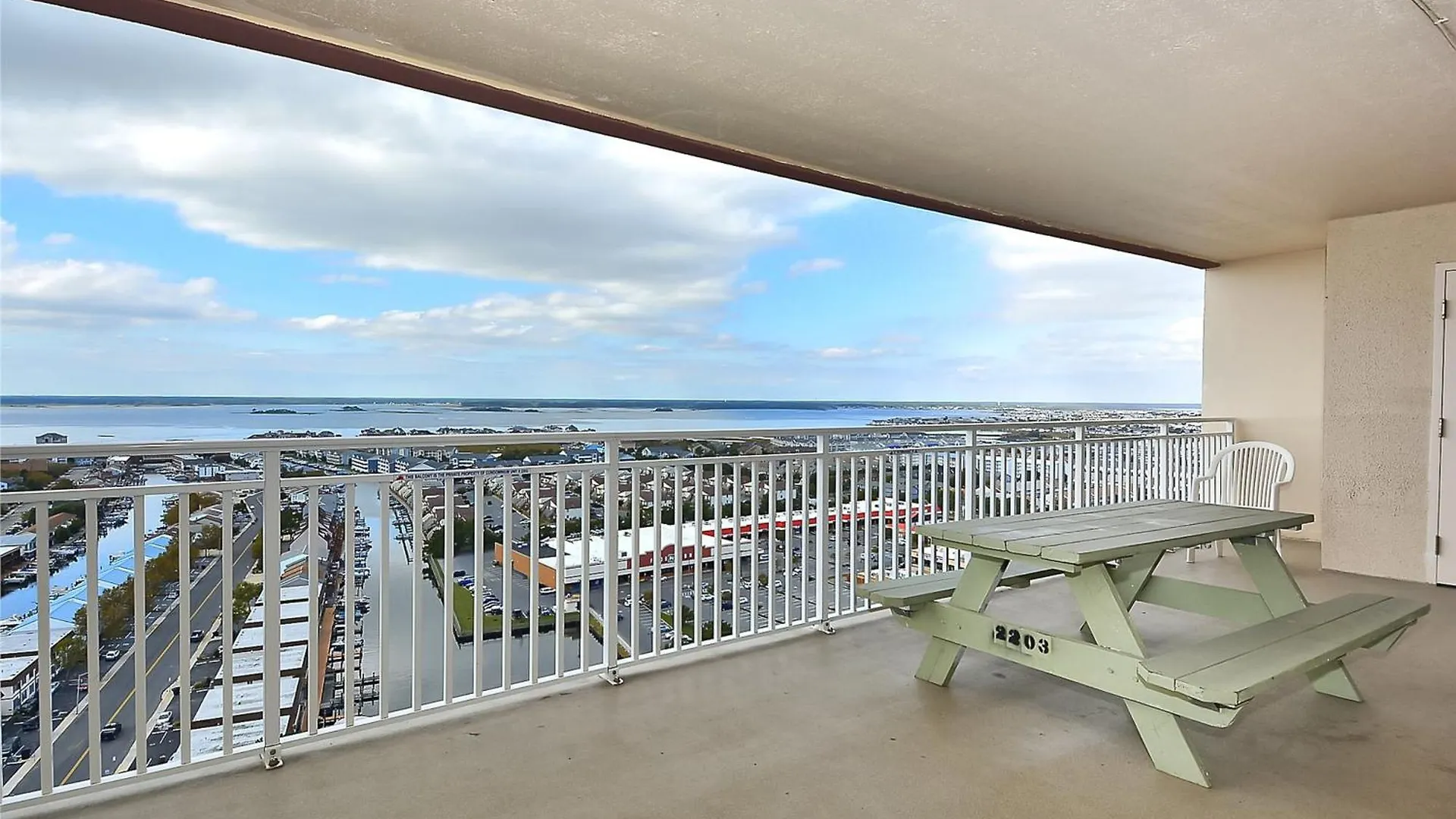 Carousel 2203 Apartment *