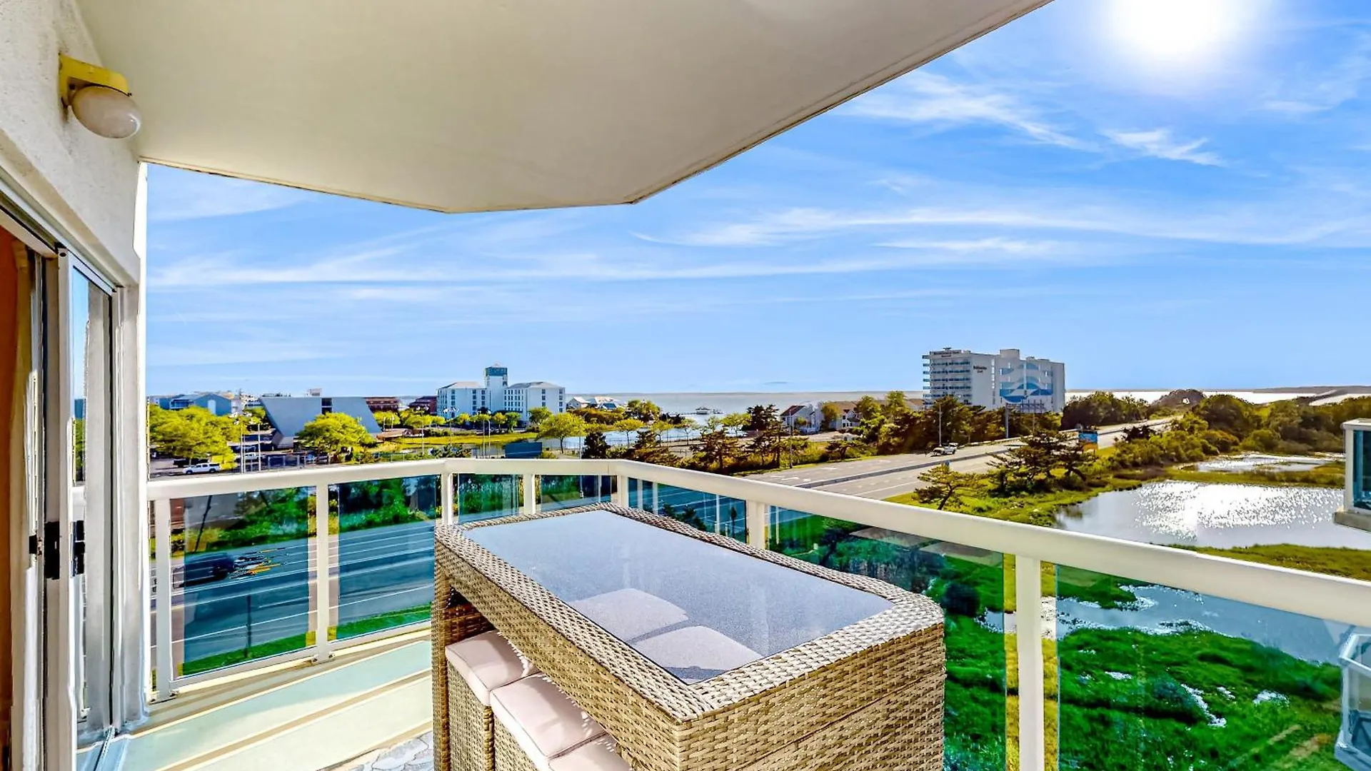 Sunset Pointe 402 Apartment