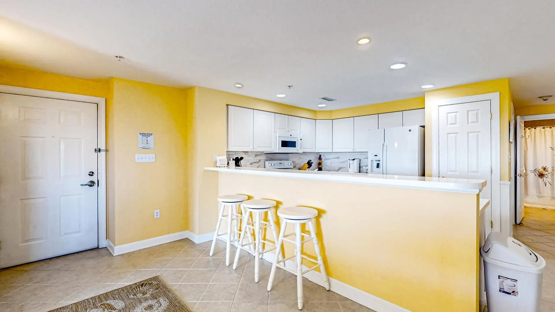 Sunset Pointe 402 *
