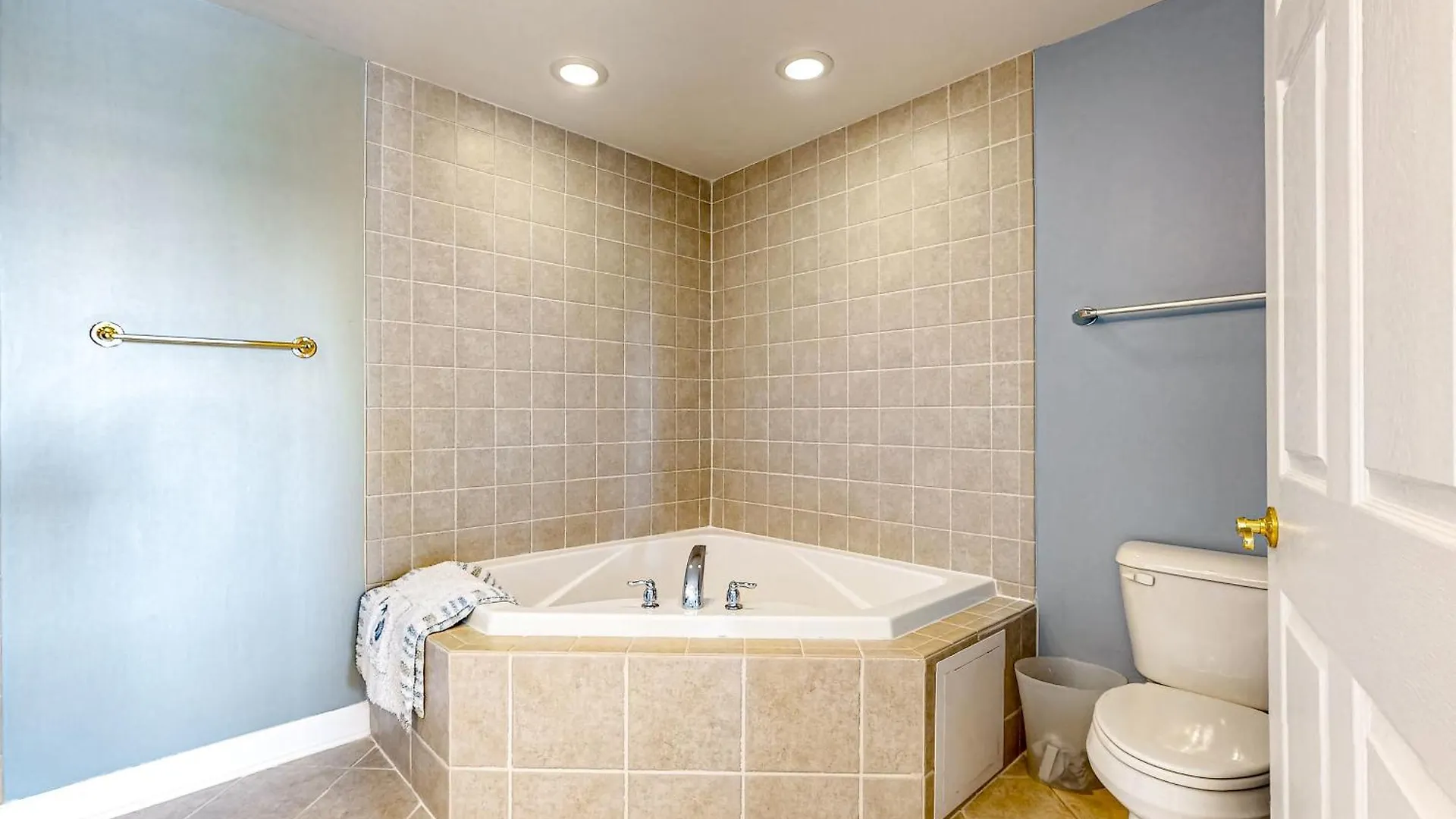 Sunset Pointe 402 Apartment *
