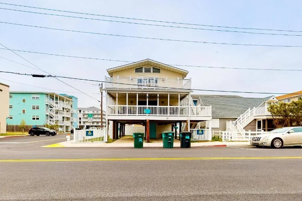 Holiday home The Orange Crush - 5br Beachfront Family Retreat