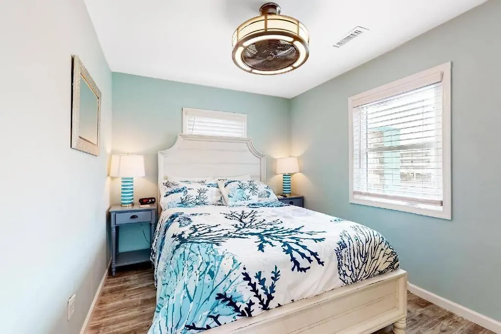 The Orange Crush - 5br Beachfront Family Retreat Holiday home *
