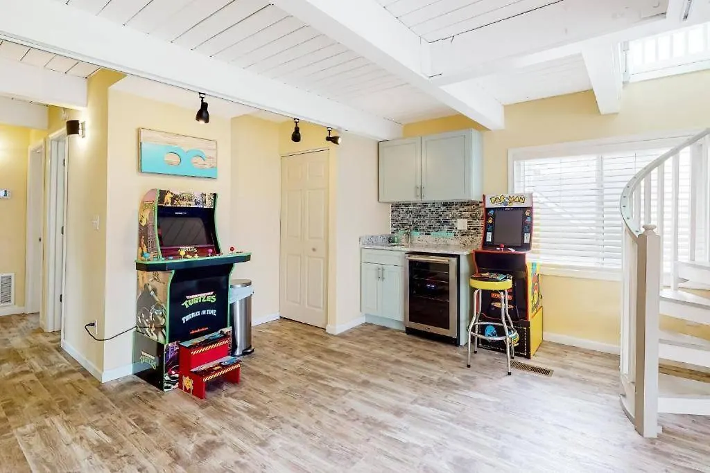 The Orange Crush - 5br Beachfront Family Retreat Holiday home Ocean City