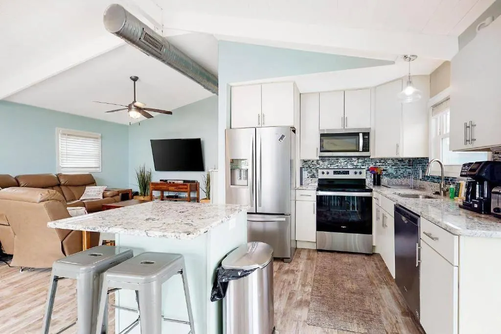 The Orange Crush - 5br Beachfront Family Retreat