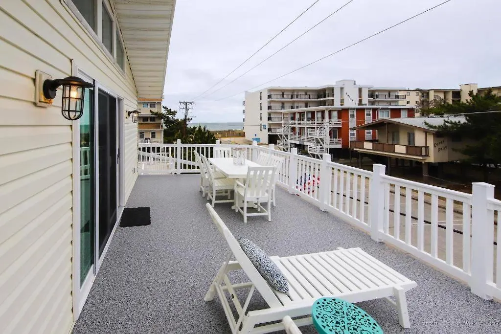 The Orange Crush - 5br Beachfront Family Retreat