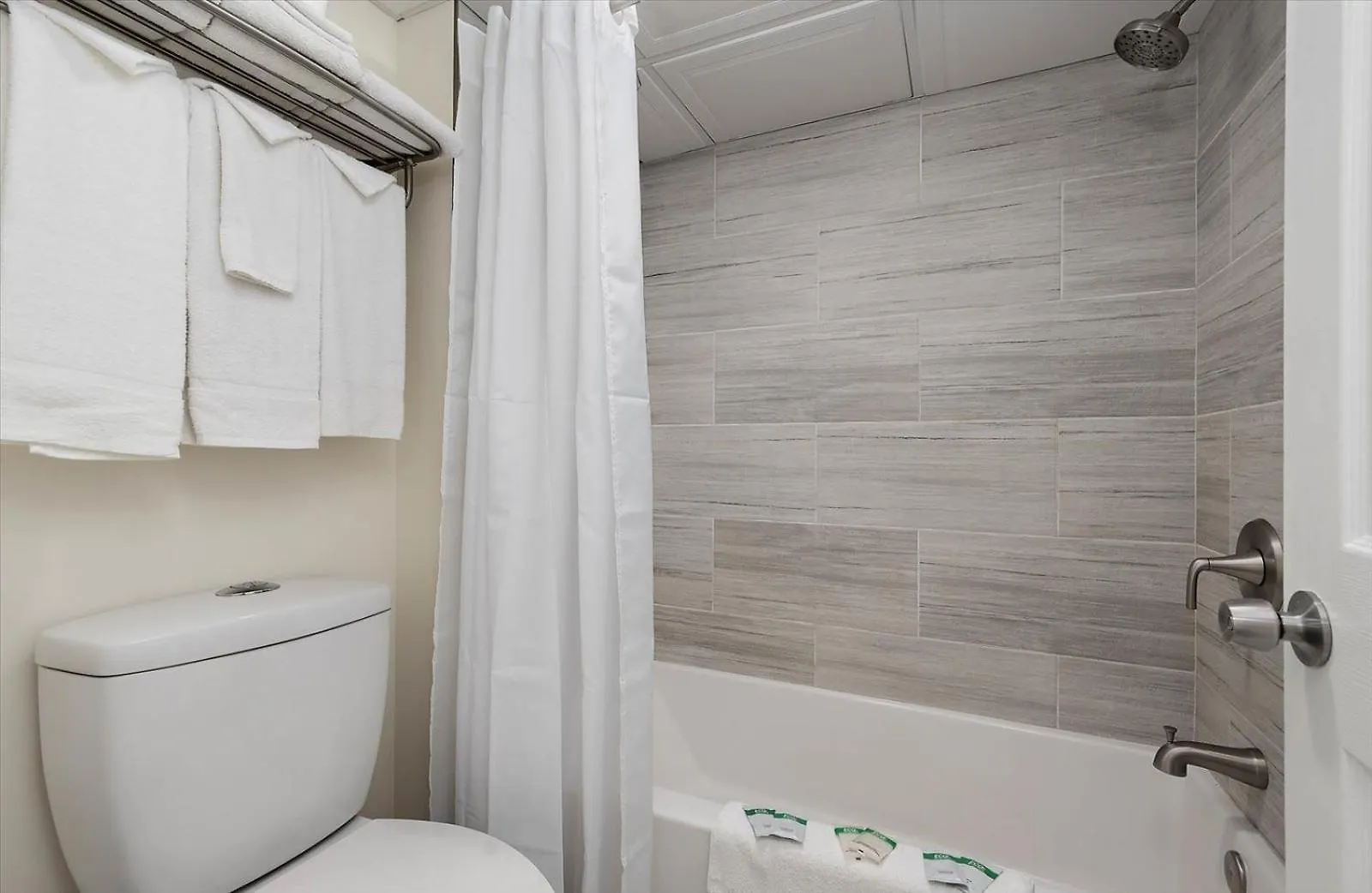 Eden Roc Ocean Front 2* Ocean City