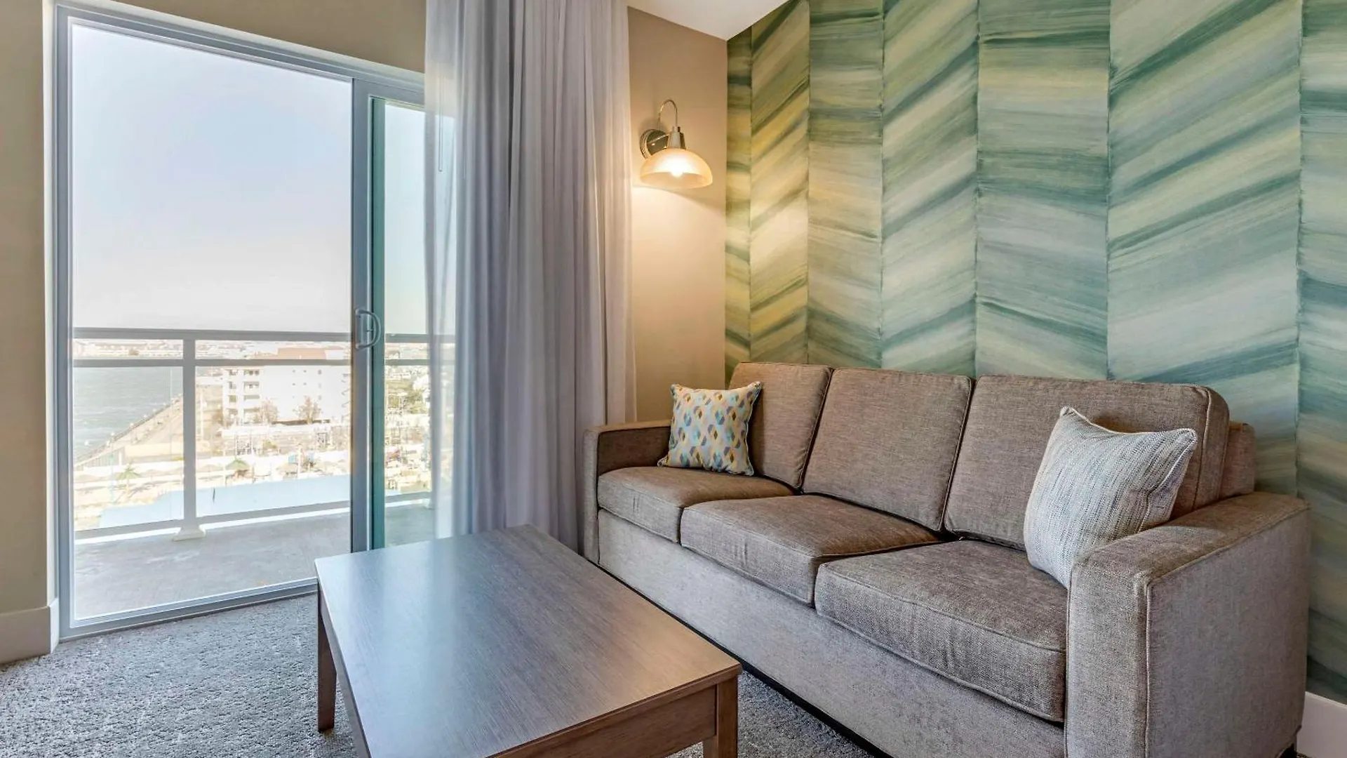 Hotel Cambria Ocean - Bayfront 3*