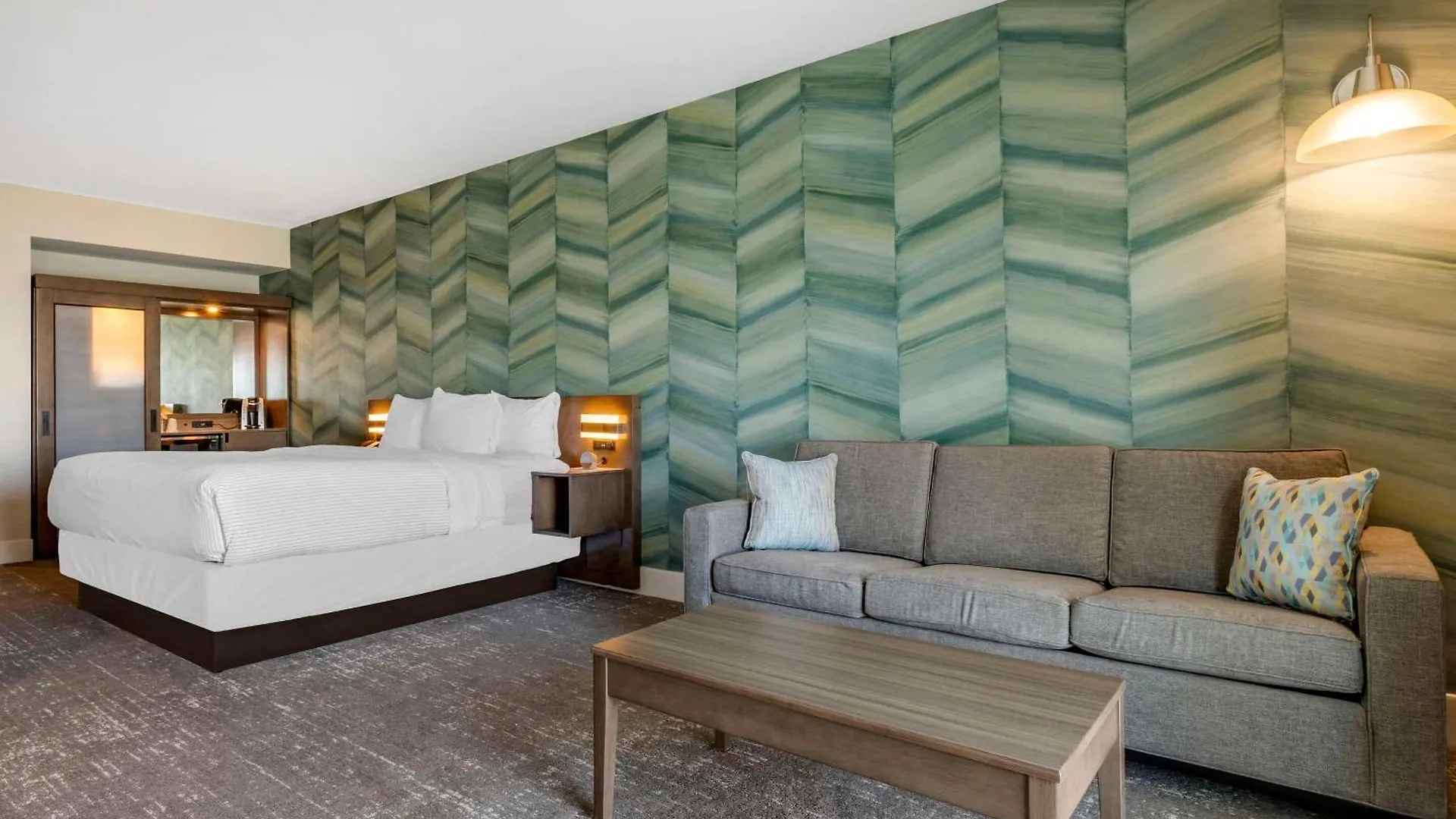 Cambria Ocean - Bayfront 3* Ошен Сити