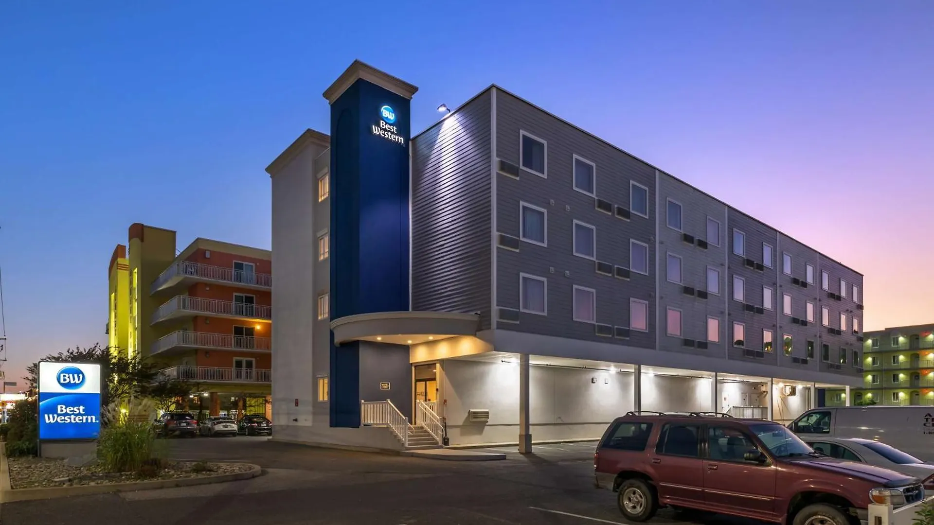 Western Ocean And Hotel