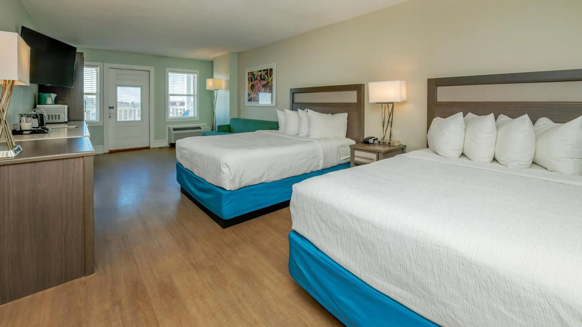 Commander & Hotel Ocean City