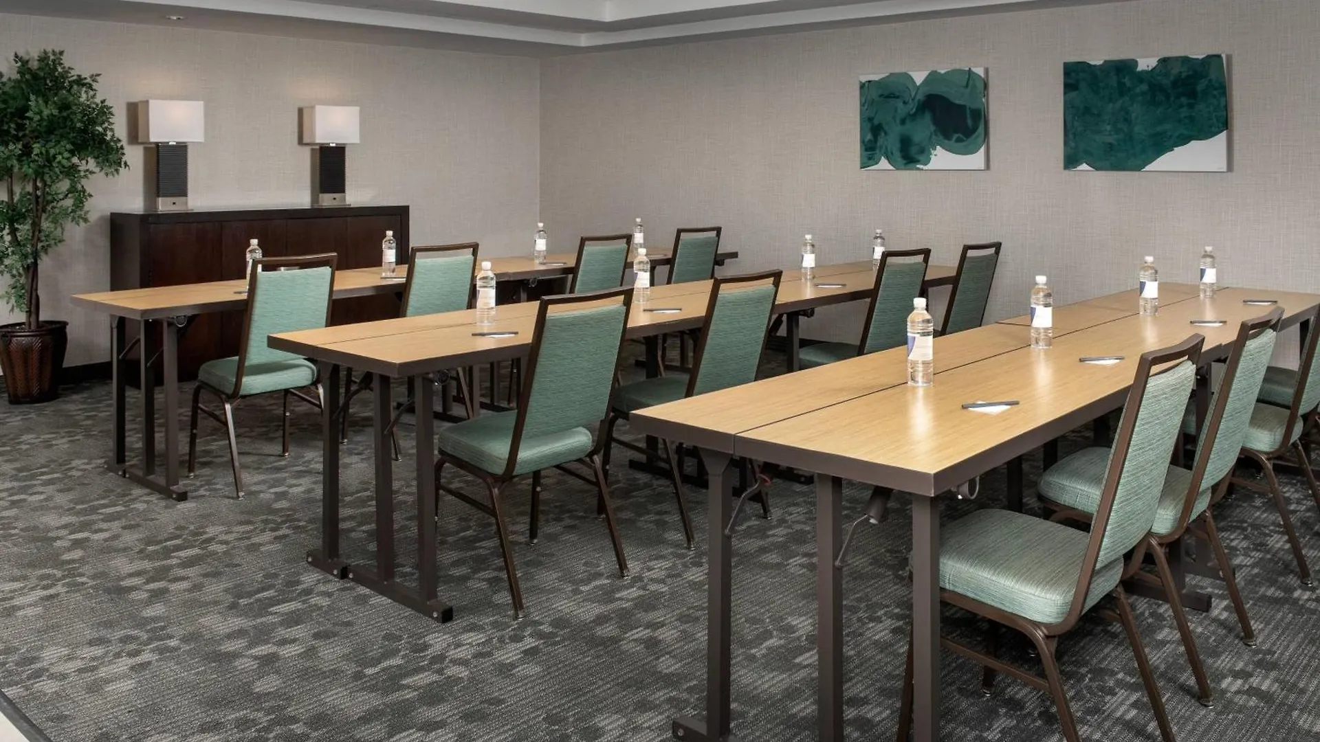 Hotel Courtyard By Marriott Ocean Oceanfront 4*