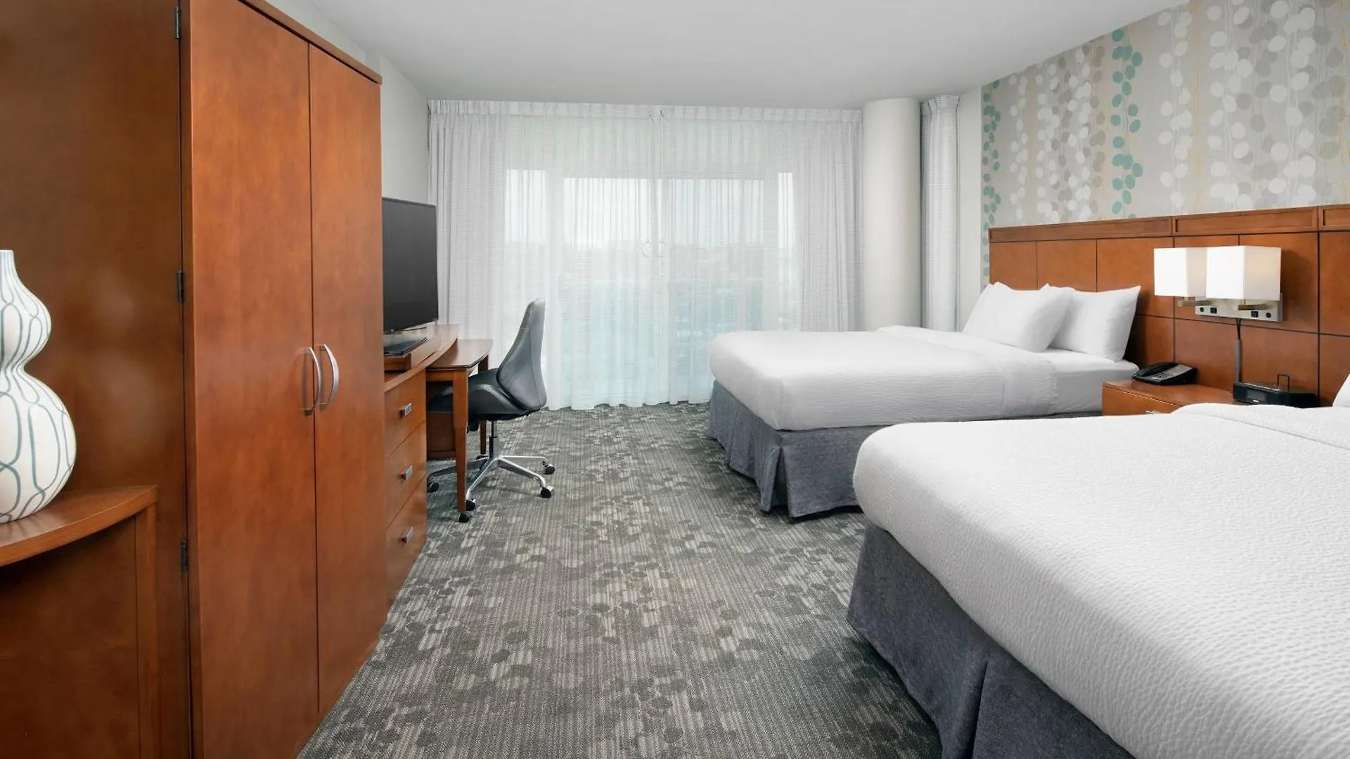Courtyard By Marriott Ocean Oceanfront 4*