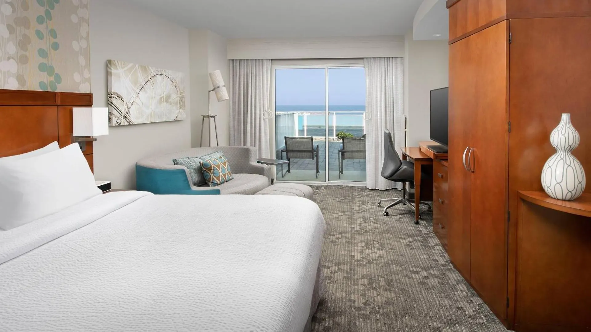 Hotel Courtyard By Marriott Ocean Oceanfront 4*